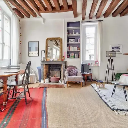 Apartamento Charming Apt At Notre Dame De *